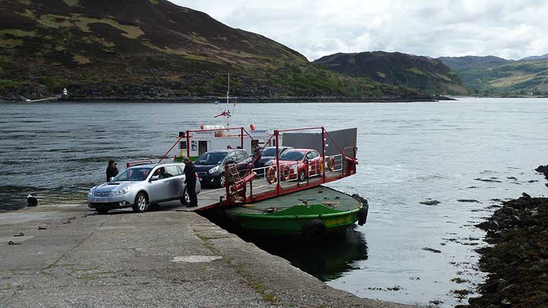 Glenelg-Skye-Ferry-turntable-cars-driving-off