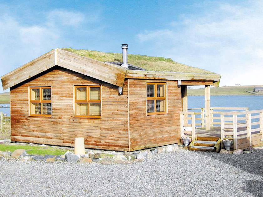 Lochside holiday cabin, North Uist, Outer Hebrides Holiday Scottish