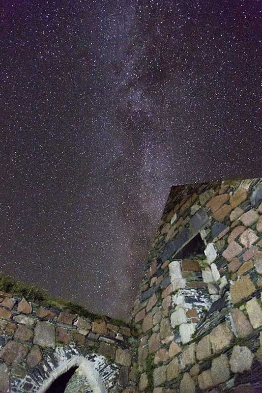 Things to do on Iona - Iona Nunnery under a winter sky. Photo by Gordon Bruce