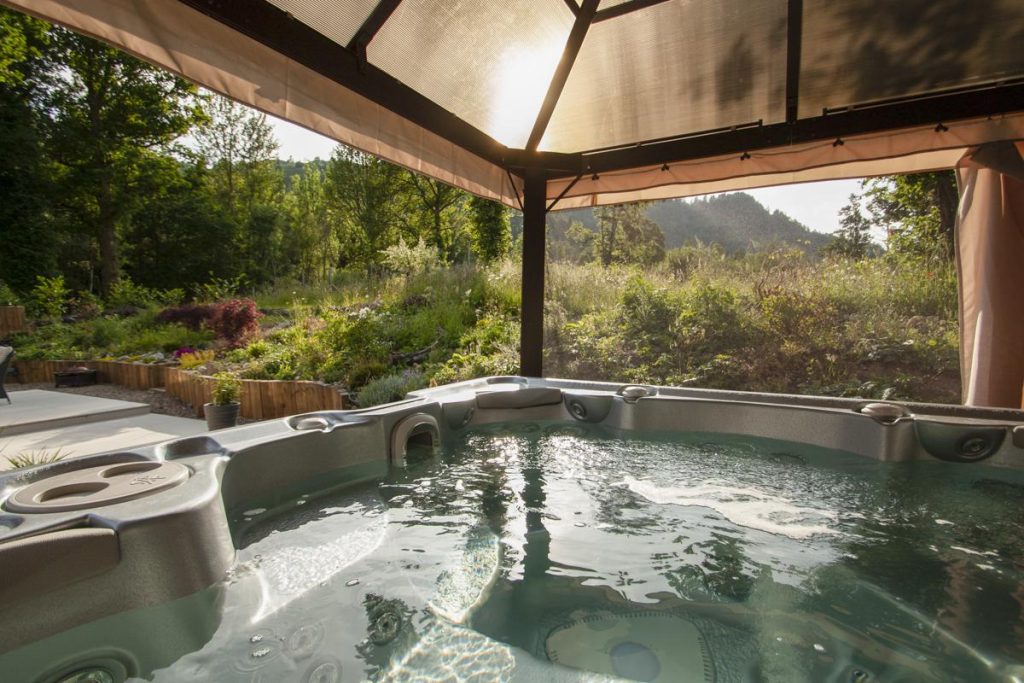 Luxury cottage with hot tub in garden with roof Oak Tree Cottage Perthshire
