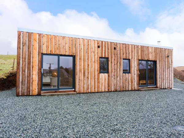 Isle of Skye holiday cottages: The Cabin @Seaview, Dunvegan - exterior