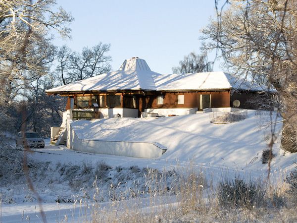 Katchana log cabin with hot tub near Aviemore